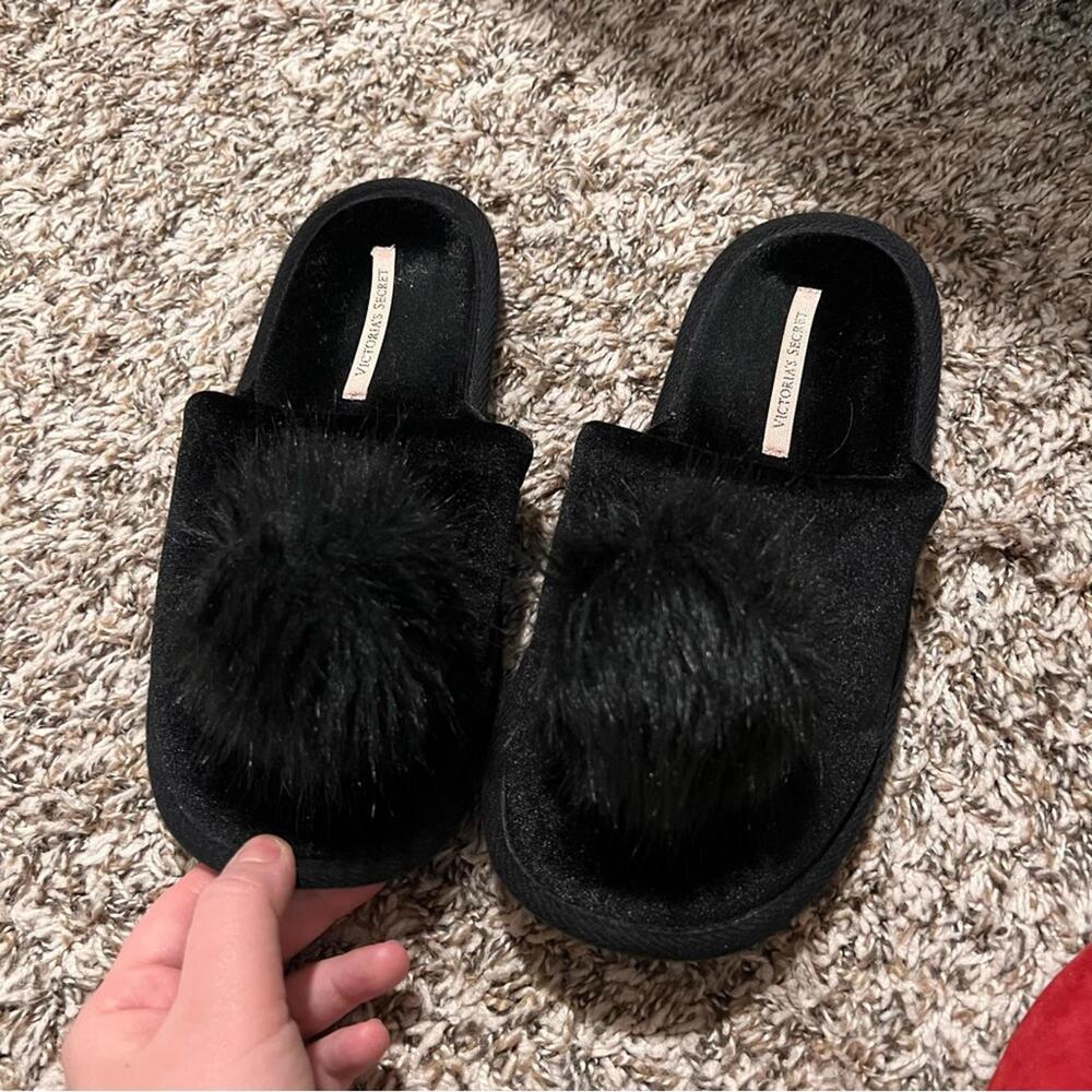 Victoria Secret Black Faux Fur Pom Pom Slippers